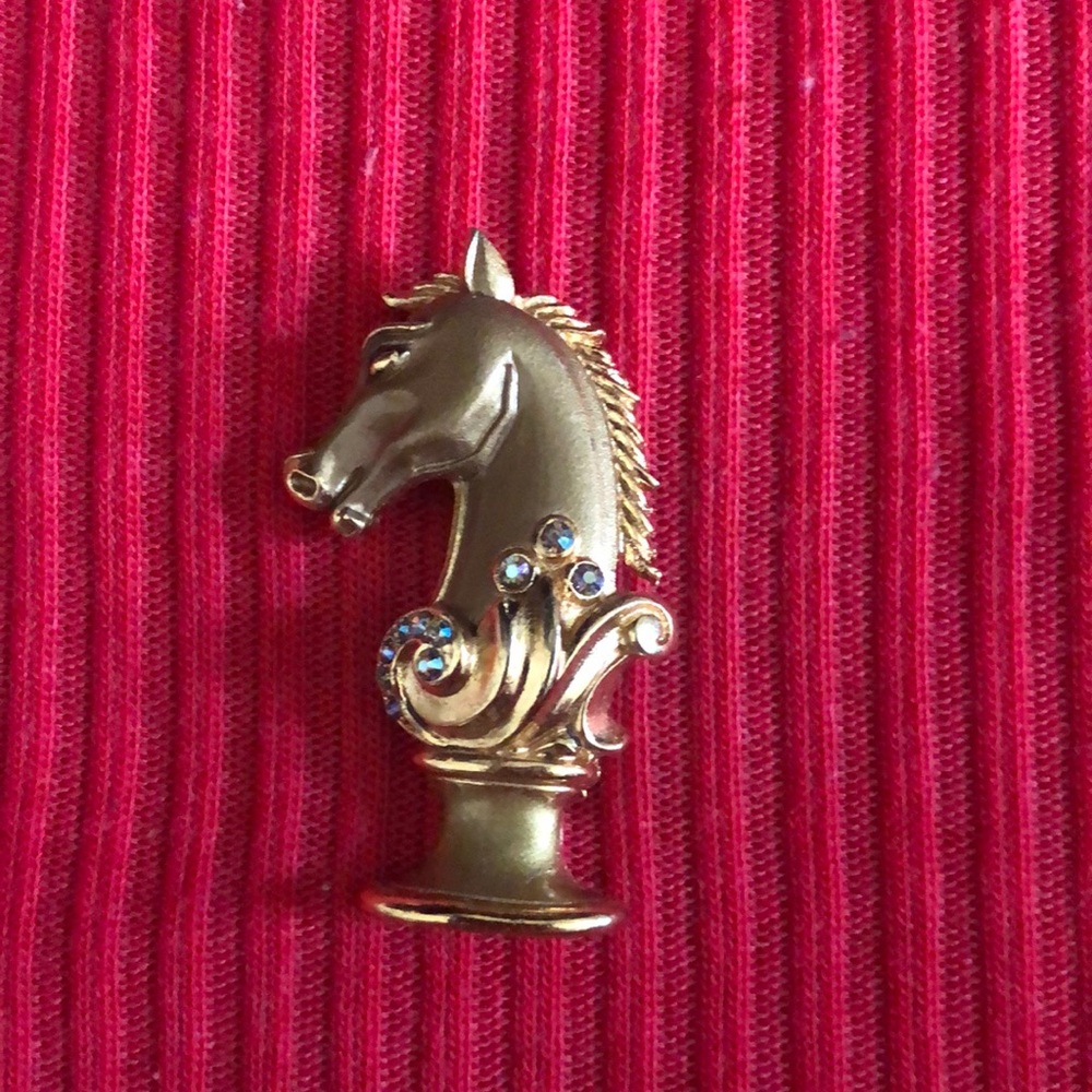Vintage Crown Trifari Shoulder Brooch Pin Chess single horse piece